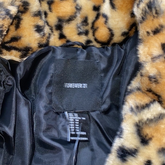 NWT Forever 21 Faux Fur Leopard Coat - Picture 5 of 7